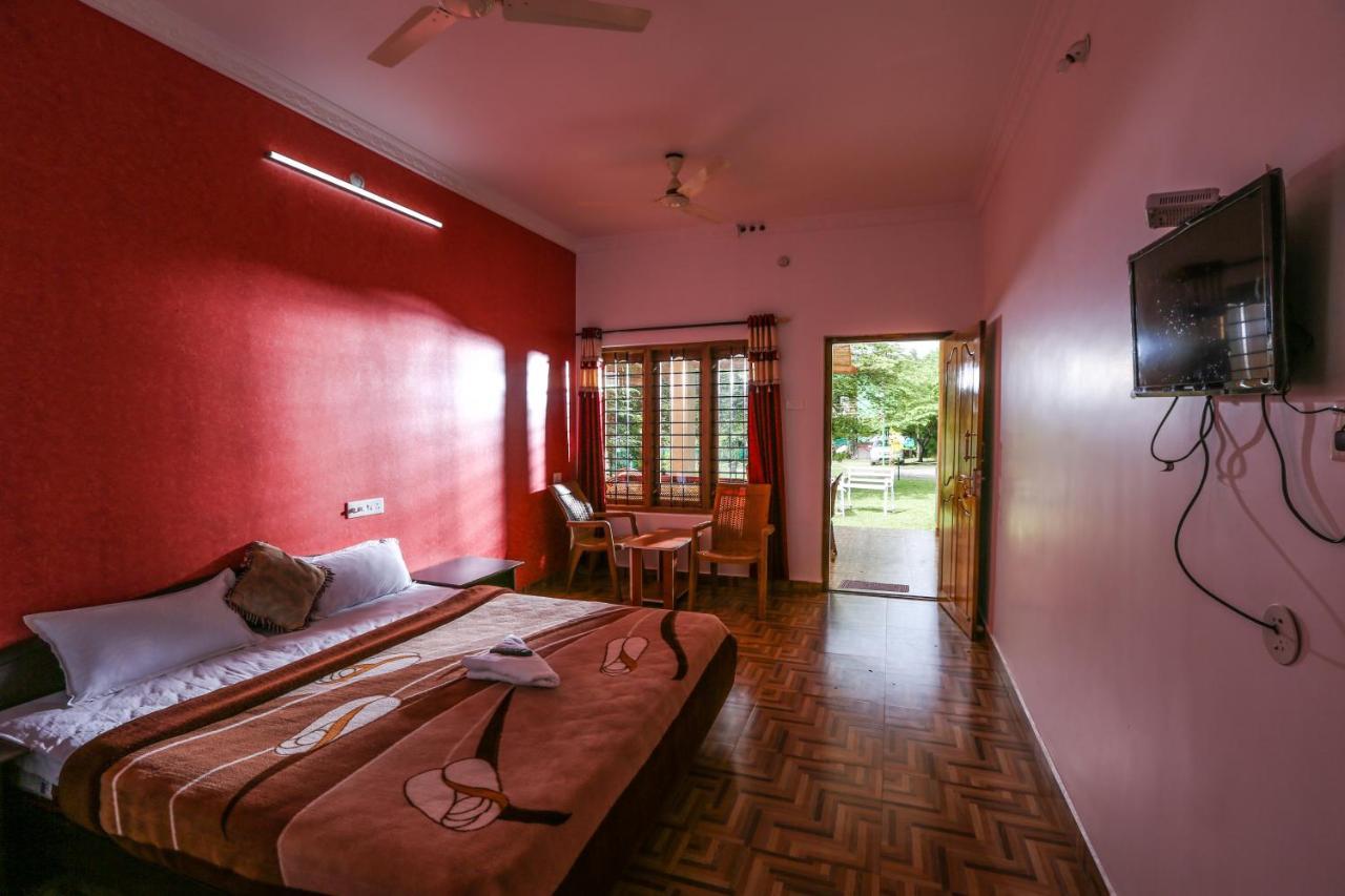 The Midway Jungle Resort Масинагуди Екстериор снимка