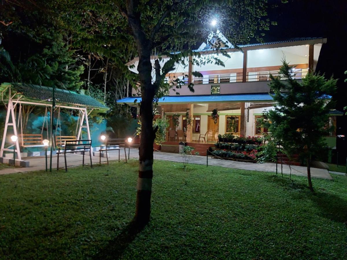 The Midway Jungle Resort Масинагуди Екстериор снимка