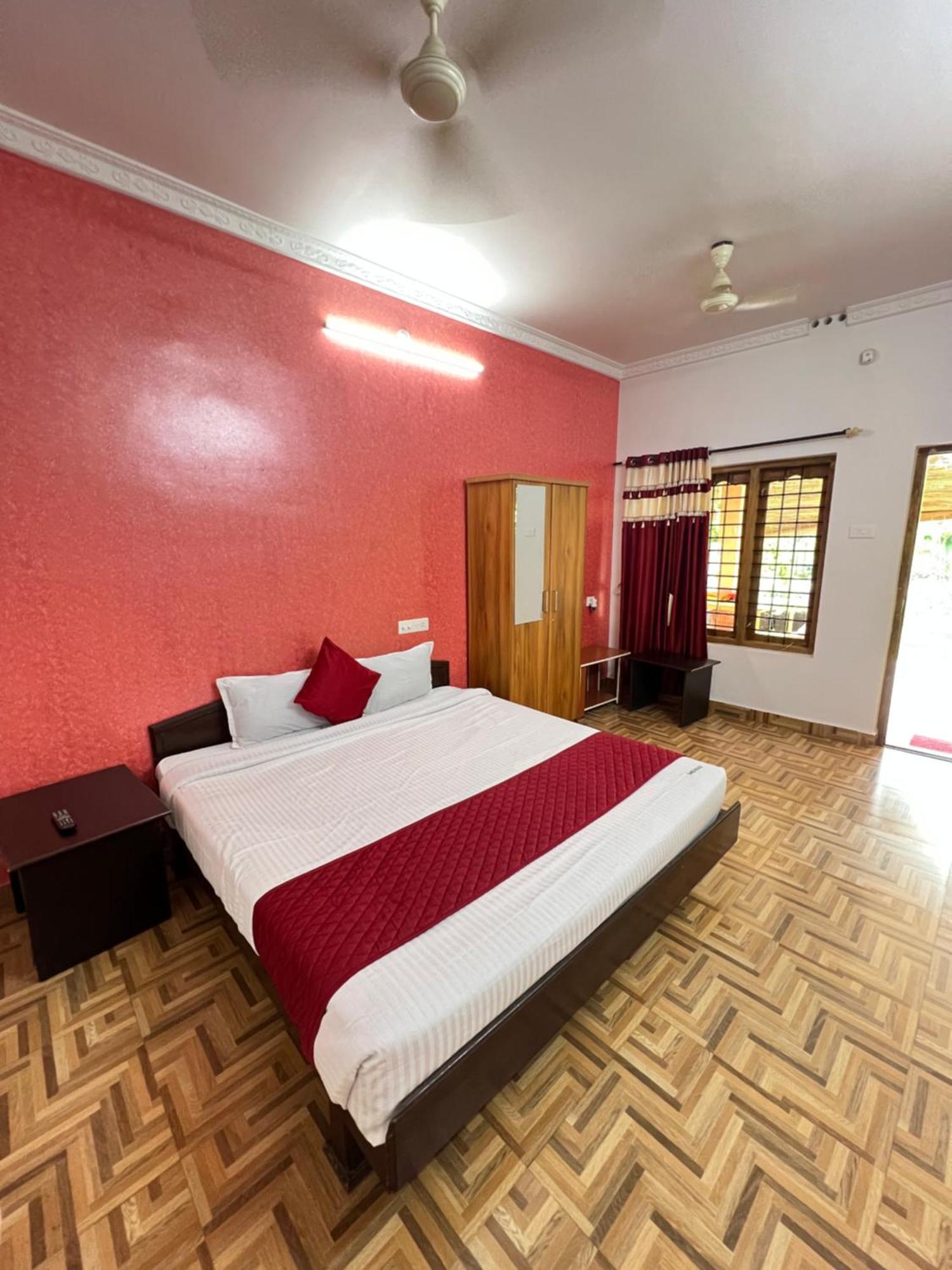 The Midway Jungle Resort Масинагуди Екстериор снимка