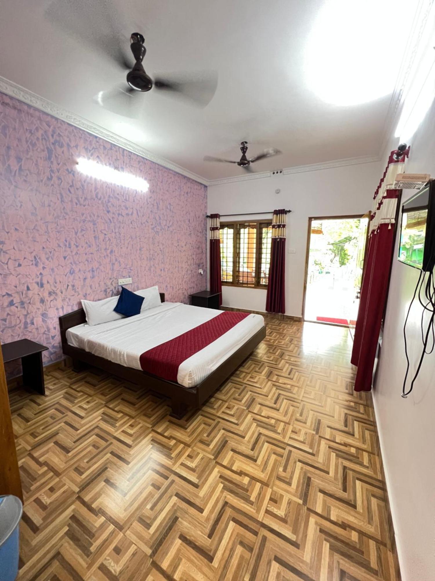 The Midway Jungle Resort Масинагуди Екстериор снимка
