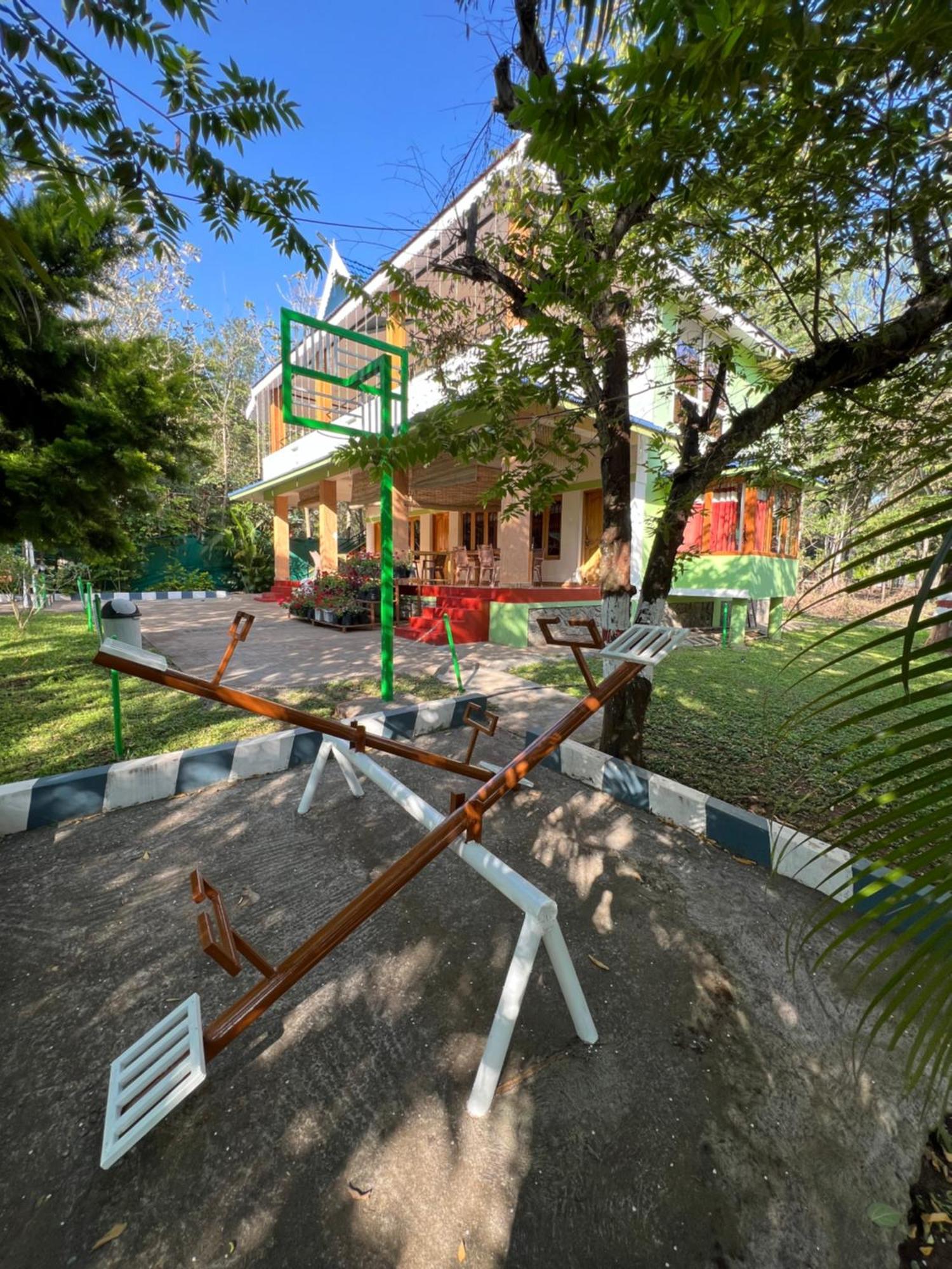 The Midway Jungle Resort Масинагуди Екстериор снимка
