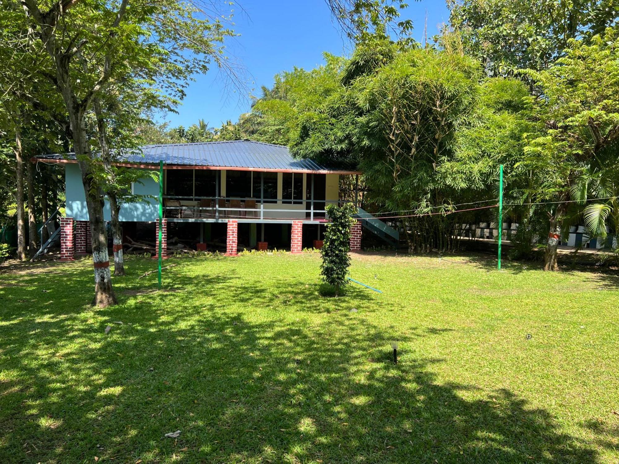 The Midway Jungle Resort Масинагуди Екстериор снимка